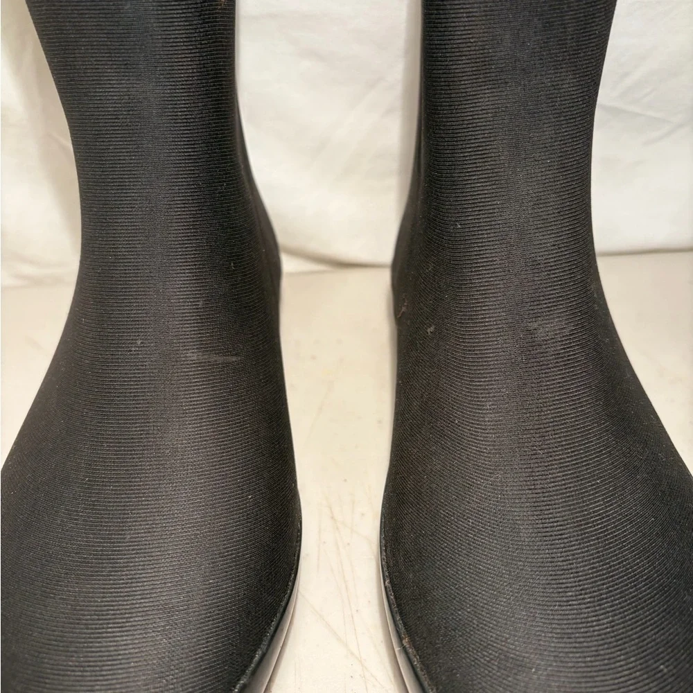 dav Women's Black Rain Boots with Pink Stripe on back size 6 height 10” scratch